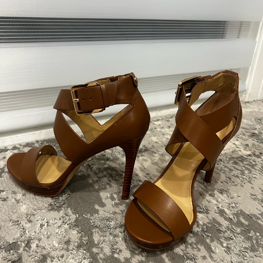 Michael Kors Elegant Brown Strappy Heels